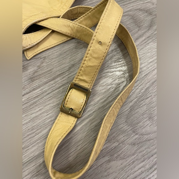 Arnold Churgin Yellow Genuine Leather Shoulder Bag Purse. - Picture 8 of 16